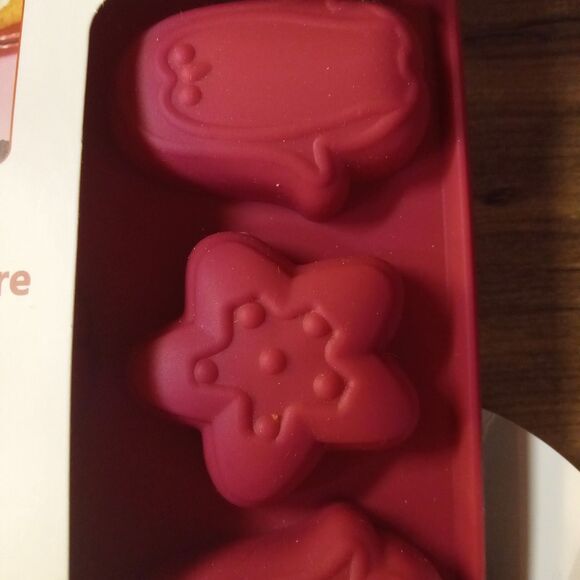 So Yummy Bella 2pc Chocolate Mold Set Gingerbread Man Pine Trees Penguin Stars - Picture 8 of 8